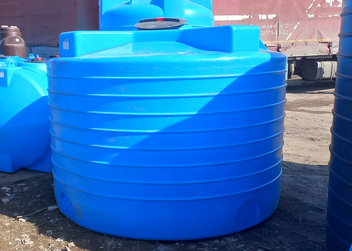 Емкость полимерная вертикальная 4500 литров